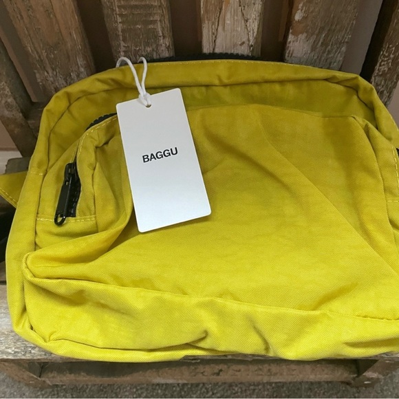 BAGGU RETIRED COLOR SOUR NWT FANNY CROSSBODY - Picture 3 of 4